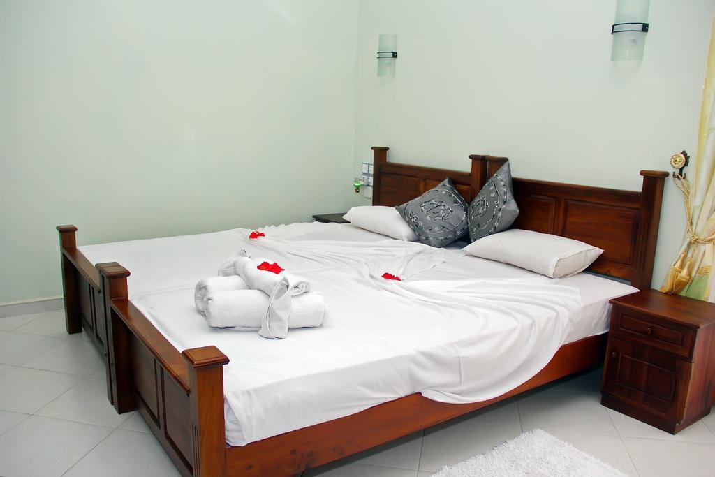 Methira Villa Aluthgama Chambre photo