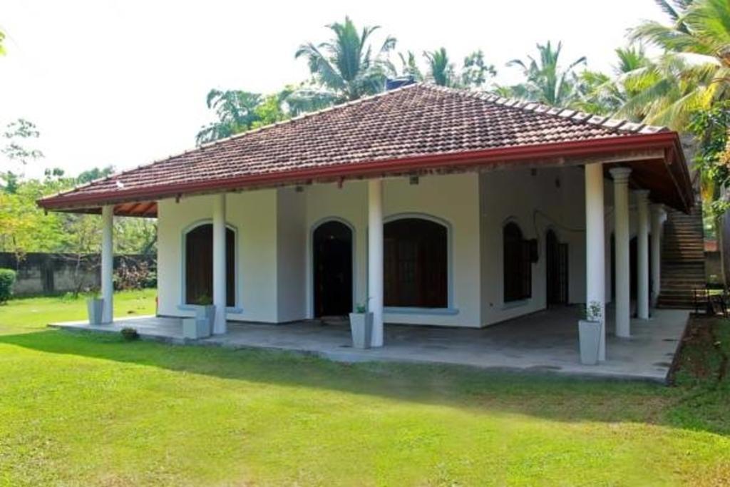 Methira Villa Aluthgama Extérieur photo