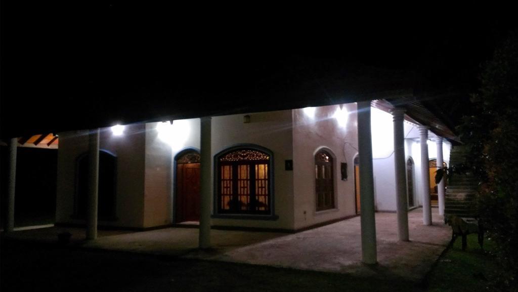 Methira Villa Aluthgama Extérieur photo